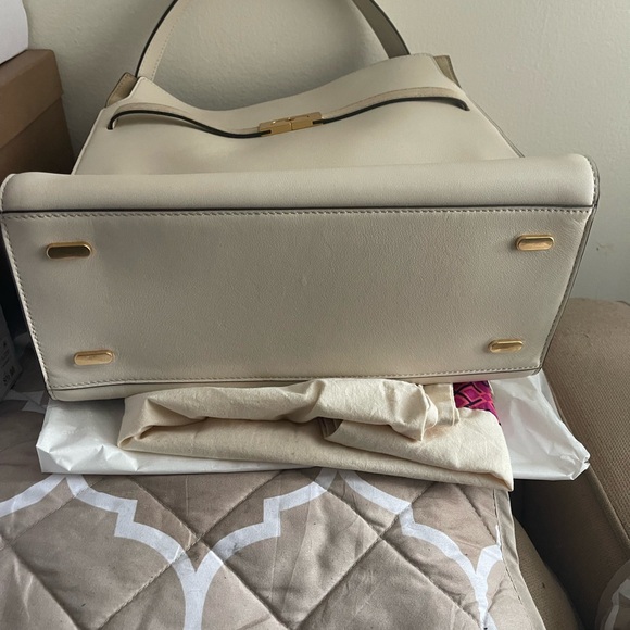 Tory Burch Small Lee Radziwill Leather and Suede Double Bag in Cream - Picture 5 of 15
